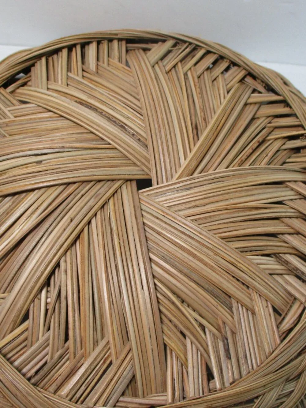 Scallop Weave Wicker Basket Round 13.5in Storage Wall Decor Rattan Woven Boho